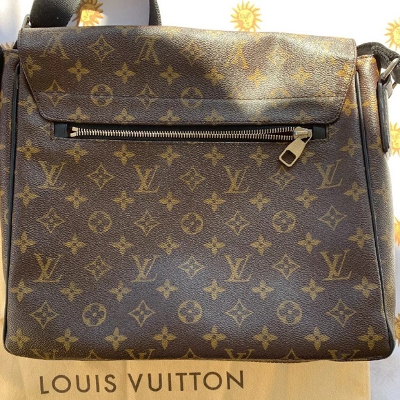LOUIS VUITTON Monogram Macassar District Bag - Picture 7 of 8